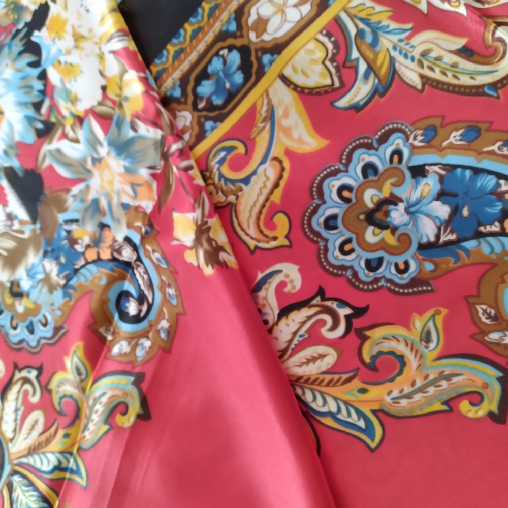 Elegant Floral Paisley Scarf - Picture 4 of 5